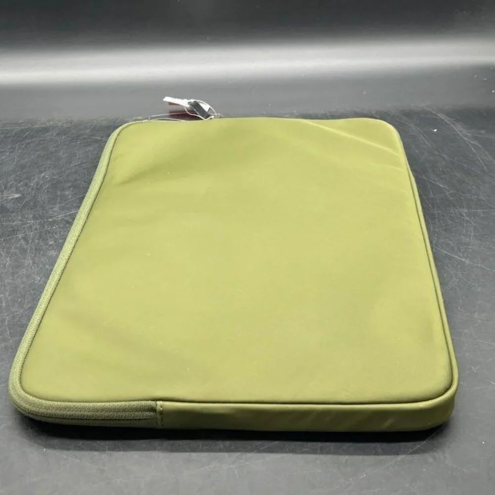 NWT Kate Spade Dawn Universal Laptop Sleeve Sapling
